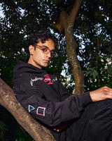 10 HEADS/ 20 MOODS - REGULAR FIT EMBROIDERED HOODIE