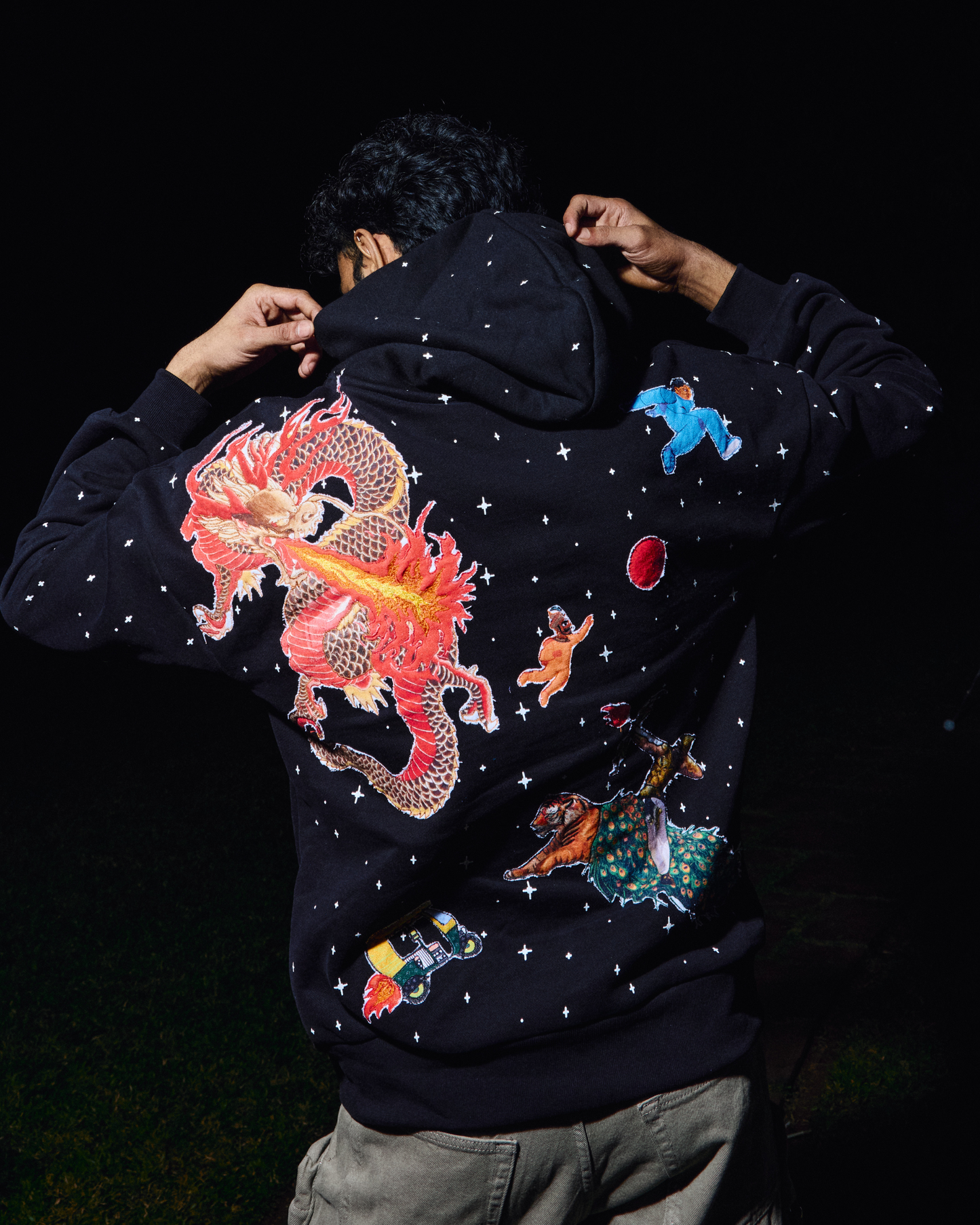 ZERO GRAVITY INTIMIDATION - REGULAR FIT EMBROIDERED HOODIE