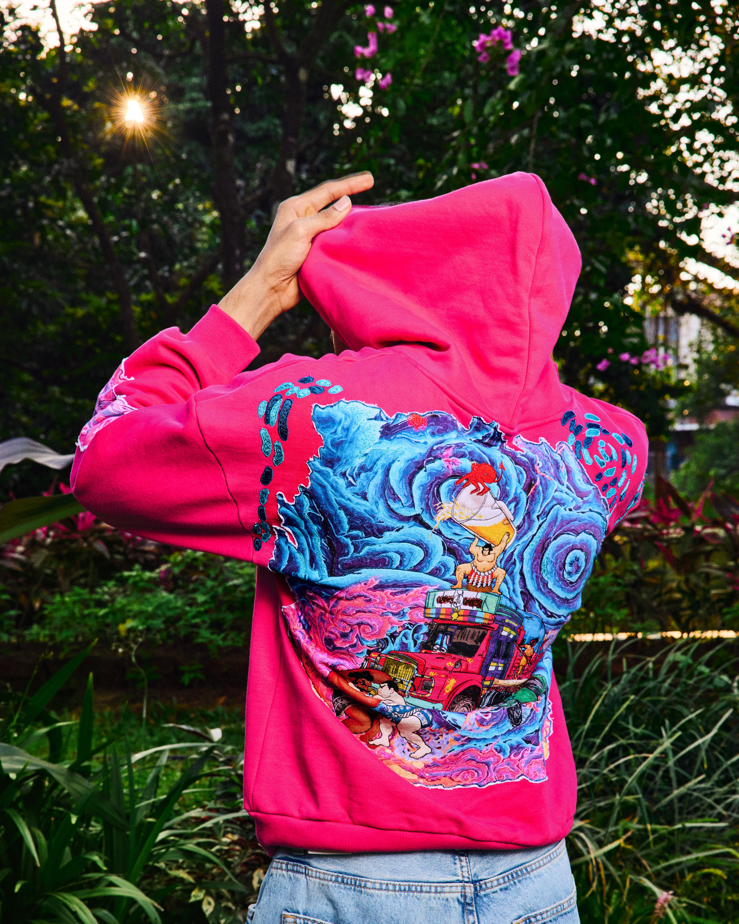 SYNCRETIC STREETS - REGULAR FIT EMBROIDERED HOODIE