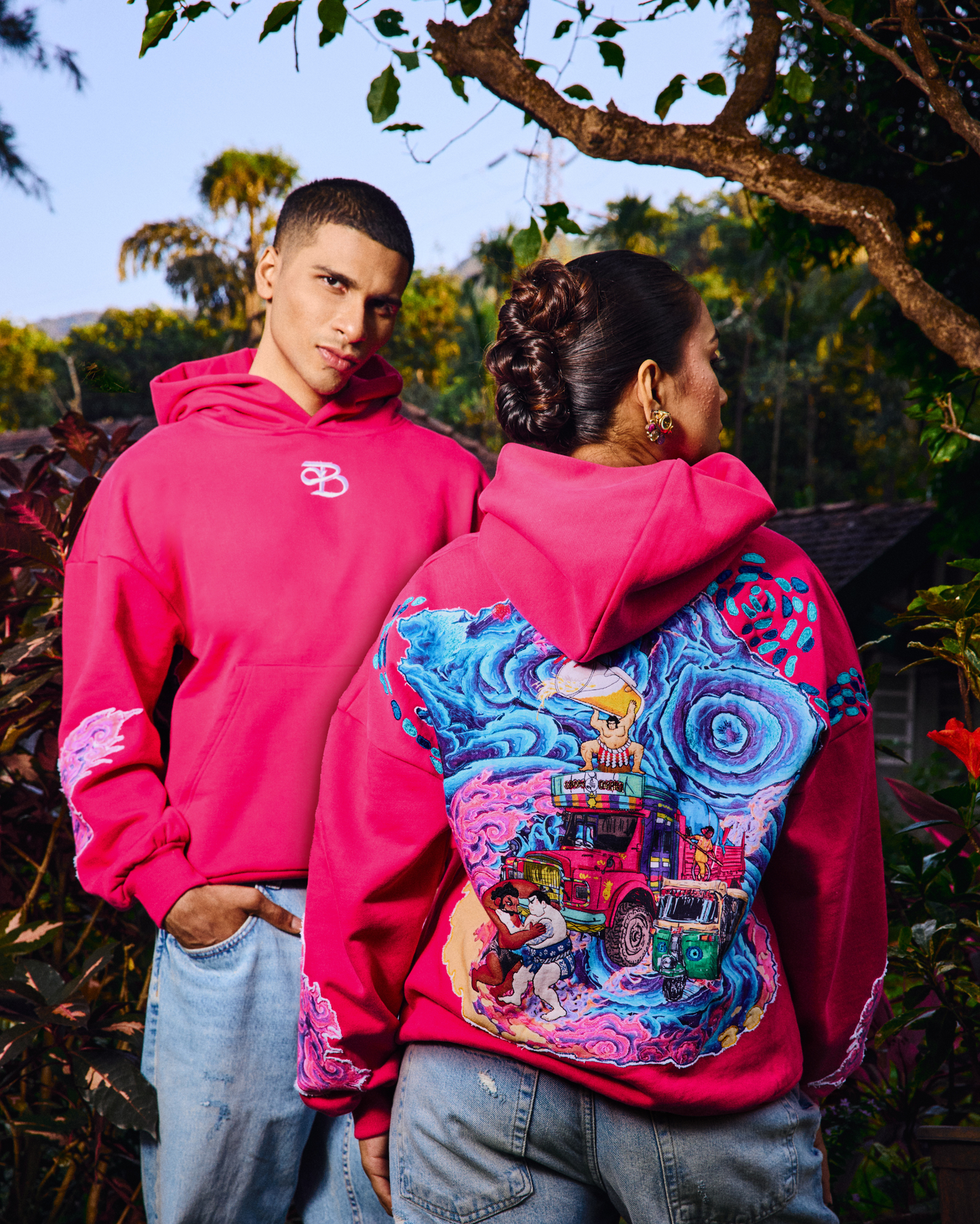 SYNCRETIC STREETS - REGULAR FIT EMBROIDERED HOODIE